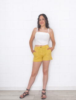 Short bolsillos desflecado