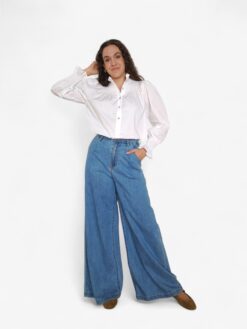 Blusa blanca cuello nido