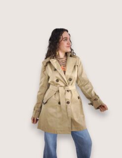 Trench botones con cinturón