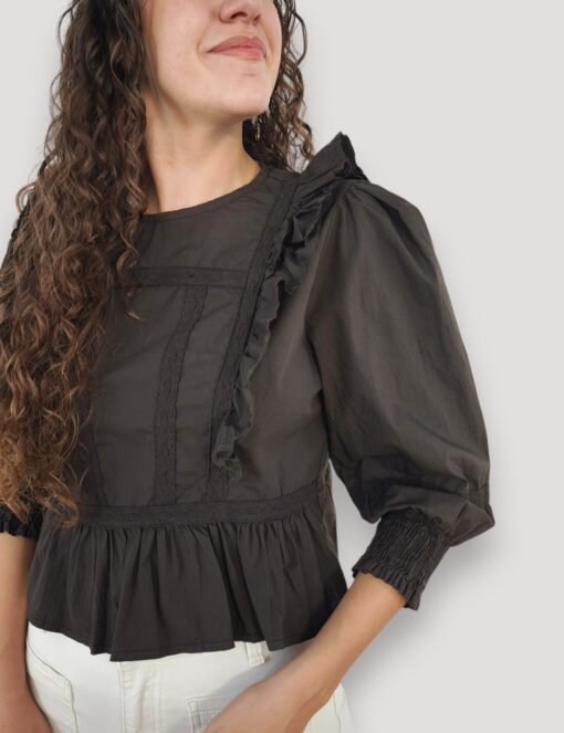 IMG_20260914_102426 Blusa volantes Roma